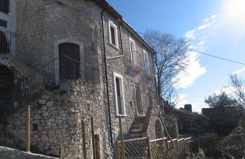 Roccacasale House | Beautiful stone house, high in the medieval mountain village of Roccacasale