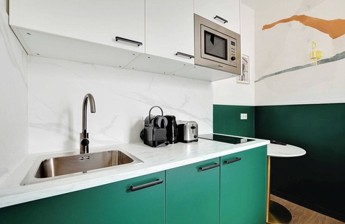 18th Arrondissement Apartment | Beautiful Studio for 2P With A/C - Near Montmartre