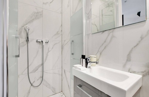 18th Arrondissement Apartment | Beautiful Studio for 2P With A/C - Near Montmartre