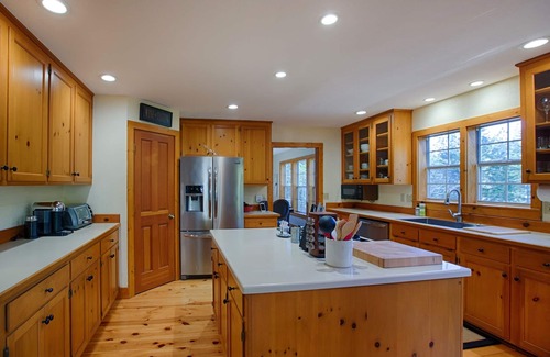 Twain Harte Cabin | Beautiful Sugarpine Cabin! Perfect Fall weather for your next get away!