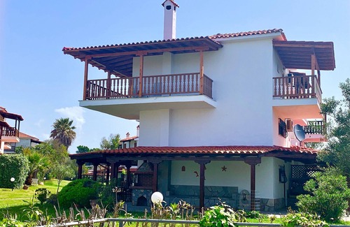 Kassandra House | Beautiful Summer house in Pyrofania complex with large garden, next by the sea