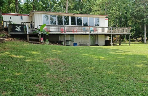 Leesville House | Beautiful Sunrises! Lakefront Family Getaway on Lake Murray w/Private Dock WiFi