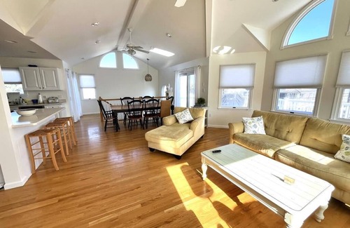 Surf City House | Beautiful Surf City Vacation Home - 1 from the Ocean!
