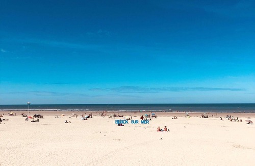 Berck-sur-Mer Apartment | Beautiful T2 in Berck-Plage - Balcony, Private Parking and Beach Access