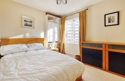 Guildford House | Beautiful townhouse in perfect location