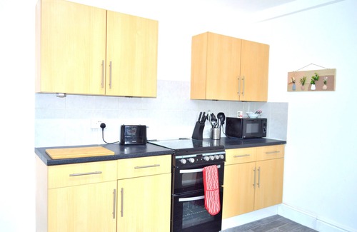 Nottingham Apartment | Beautiful Two-bed Apartment With Driveway Parking