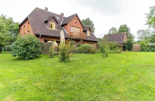 Vollerwiek Apartment | Beautiful vacation apartment for up to 4 people plus dog