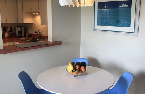 Golden Beach Condo | Beautiful VENICE BEACH beachfront condo with private beach access, balcony, pool