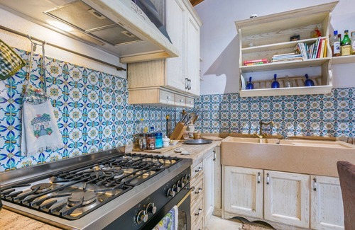 Bollano House | Beautiful villa with A/C, hot tub, WIFI, private pool, TV, patio, pets allowed and panoramic view