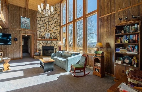 Franklin Cabin | BEAUTIFUL VIEW OF SMOKY MOUNTAINS