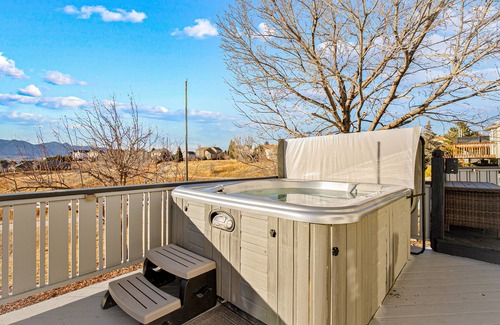 Briargate House | Beautiful views of the front range, and ample space to host large groups