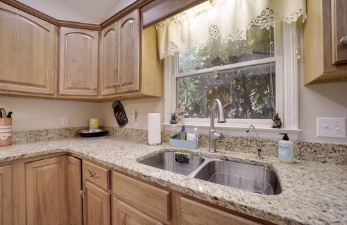 Franklin House | Beautiful Views, Endless views, Spacious home with privacy & hot tub Gem mining