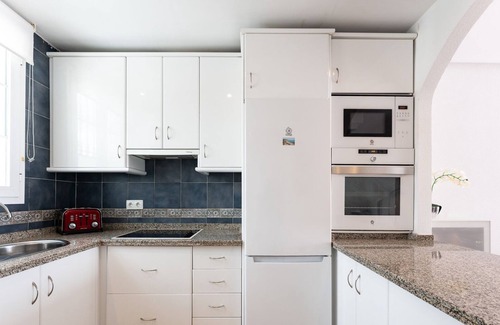 Torrequebrada Ski Chalet | Beautiful views family townhouse steps from the BEACH