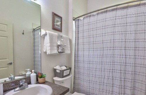 Calabay Parc House | Beautiful villa 7.5 miles from Disney's Animal Kingdom. Two master suites.