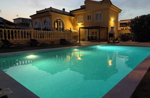 Quesada House | Beautiful villa with large pool and independent studio in ciudad quesada Wifi