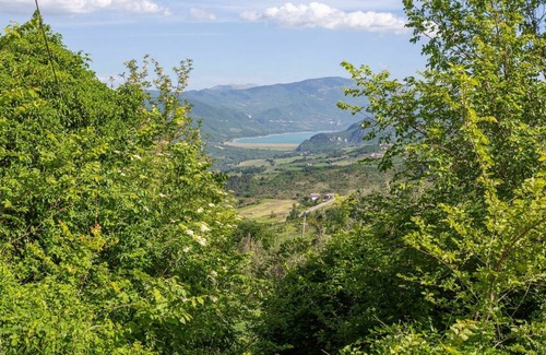 Roccascalegna Villa | Beautiful villa for 8 guests with TV, patio, pets allowed and parking