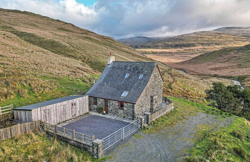 Glandyfi House | Beautiful villa for 6 people with WIFI, TV, terrace and pets allowed