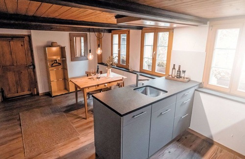 Innertkirchen Villa | Beautiful villa for 2 guests with WIFI, TV, patio and panoramic view