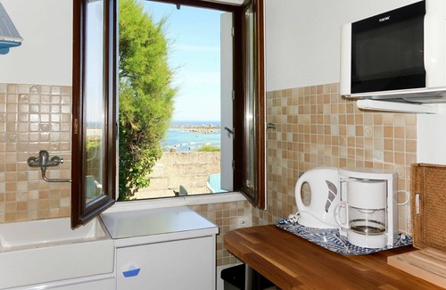 Cleder House | Beautiful villa for 2 guests with TV and patio