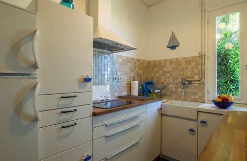 Cleder House | Beautiful villa for 2 guests with TV and patio