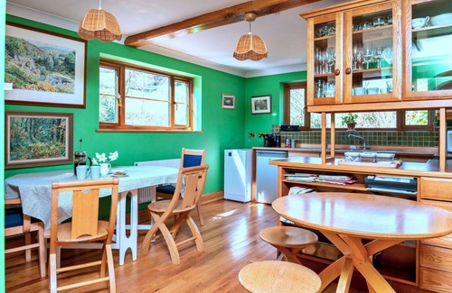 Llanidloes House | Beautiful villa for 6 guests with WIFI and terrace