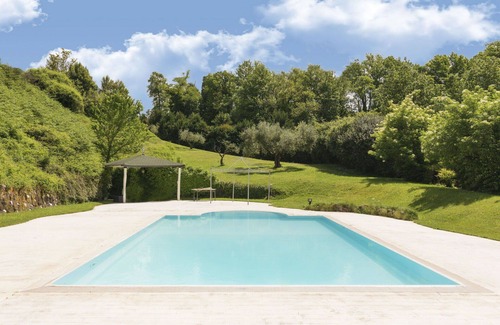 Genazzano Villa | Beautiful villa for 14 people with hot tub, WIFI, A/C, pool, TV and pets allowed