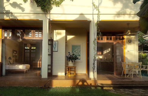 Pita Kotte Villa | Beautiful villa in Colombo with a large pool
