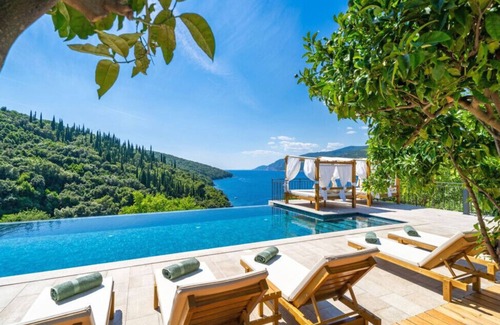 Molunat Villa | Beautiful Villa Palma with view on the sea in Dubr