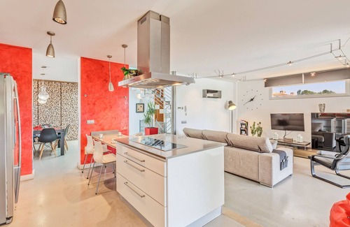 Porreres Villa | Beautiful Villa Ronda Estación with Pool, Terrace, Garden, Wi-Fi & Air Conditioning; Street Parking Available