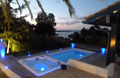 Ciboure Villa | Beautiful villa, sea view 150m Socoa beach, swimming pool, jacuzzi, billiards.