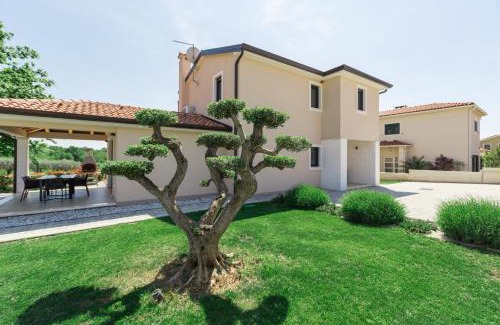 Montizana Villa | Beautiful villa Stefany with pool in Porec