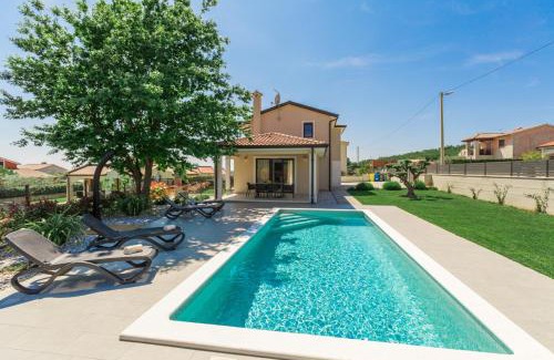 Montizana Villa | Beautiful villa Stefany with pool in Porec