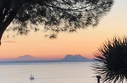 Urbanizacion Puerto de Estepona House | Beautiful villa with sea views and private pool in the Seghers