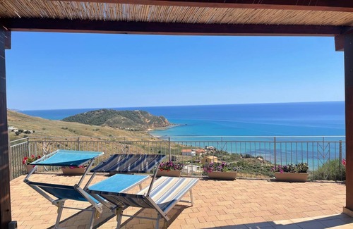 Pergole House | Beautiful Villa with heated swimming pool for exclusive use