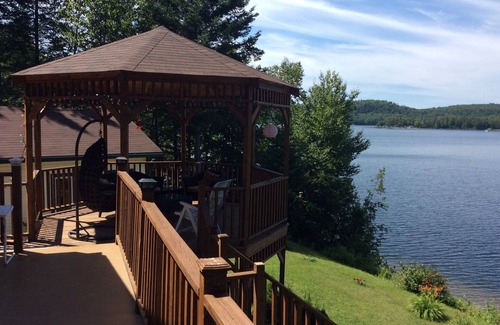 Amherst Cottage | Beautiful Waterfront Four Season Cottage Near Tremblant CITQ #305626