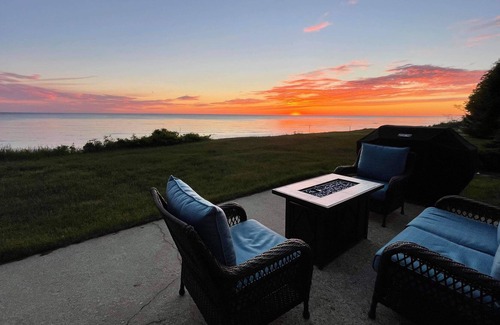 Muskegon House | Beautiful waterfront home with 190ft private sandy beach and stunning views
