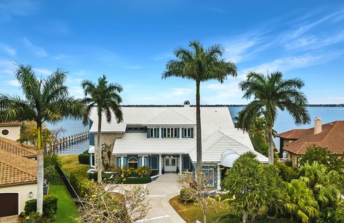 Iona House | Beautiful Waterfront Living in Ft Myers