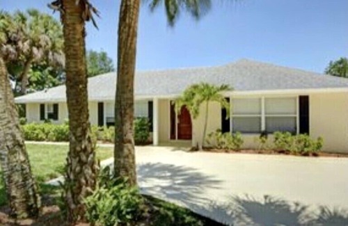 Vero Beach Cottage | Beautiful Waterfront Home with Dock and Ramp