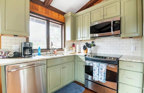 Windham Ski Chalet | Beautiful Windham Chalet 2 minutes to Town and the Mountain