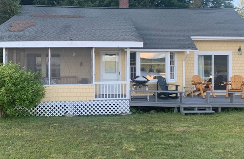 Eagle Bay Cottage | Beautiful Yellow Cottage on 4th Lake
