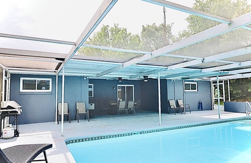 Ocala House | Beautifull 4 bedroom home complete with couvered swimmng pool.