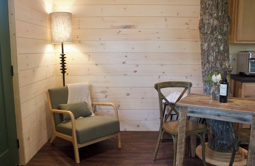 Zirconia Cabin | Beautifully Crafted Tajar Treehouse near Tuxedo Falls