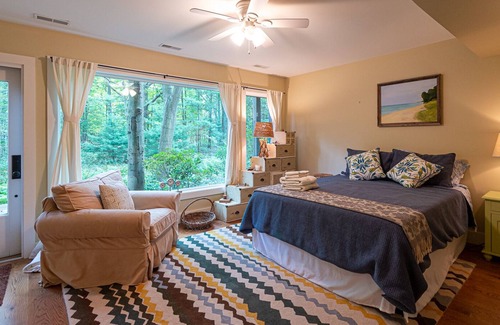 Harbert House | Beautifully Decorated, 5 True Bedrooms, Walk to Beach, Hot Tub, Firepit