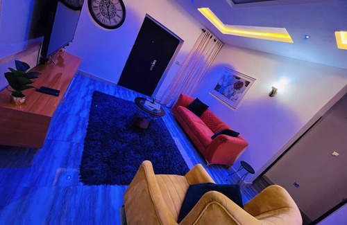 Port Harcourt Apartment | Beautifully furnished 1 bedroom fully air conditioned apartment
