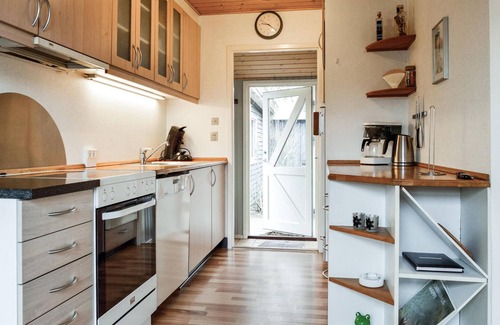 Frederikssund Municipality House | Beautifully furnished cottage with personal touches both inside and in the garden.