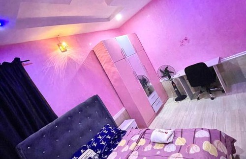 Ibadan Apartment | Beautifully furnished 4 bedroom flat at Oluyole