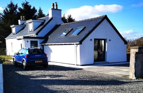 Isle of Lewis Cottage | Beautifully renovated croft house with woodburning stove.Just minutes to beaches