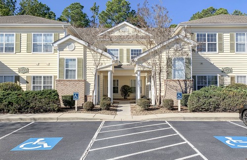 Red Hill Condo | BEAUTIFULLY RENOVATED CONDO IN LEGENDS GOLF RESORT
