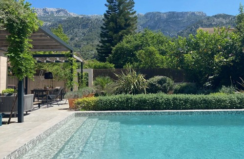 Soller House | Beautifully renovated townhouse with pool and gardens near the centre of Soller