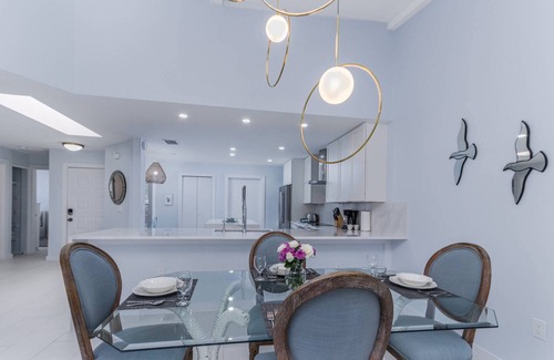 Sarasota Condo | Beautifully Renovated Bright Condo, Heated Pool, Tennis Courts, Putting Green, Ready to Book!